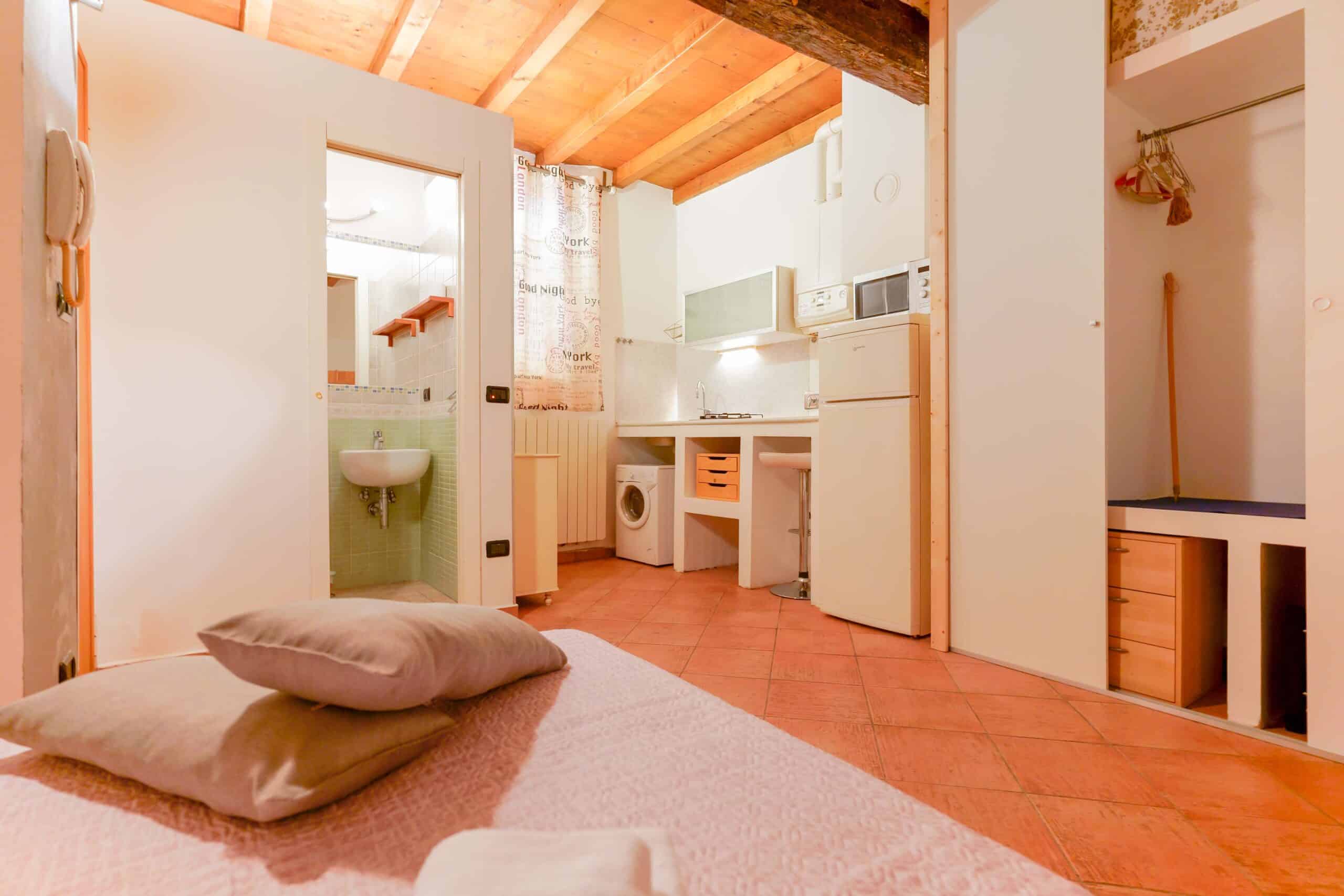 interno di un appartamento con cucina